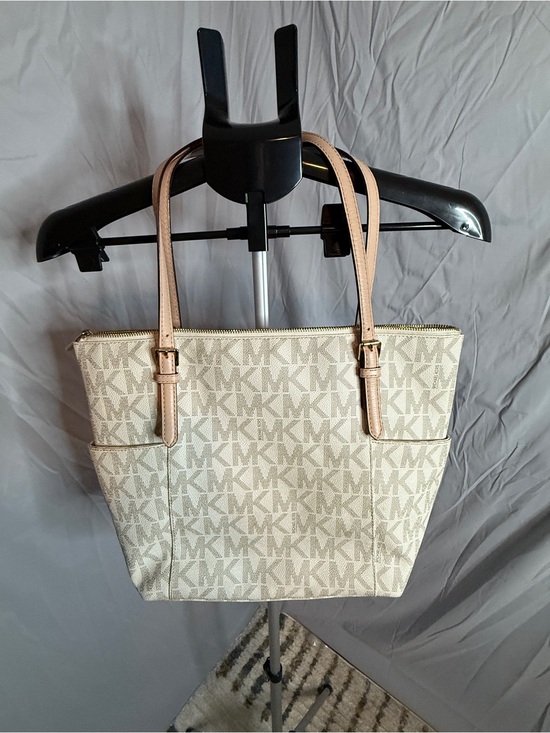 Michael Kors Handbags - Michael Kors Tote